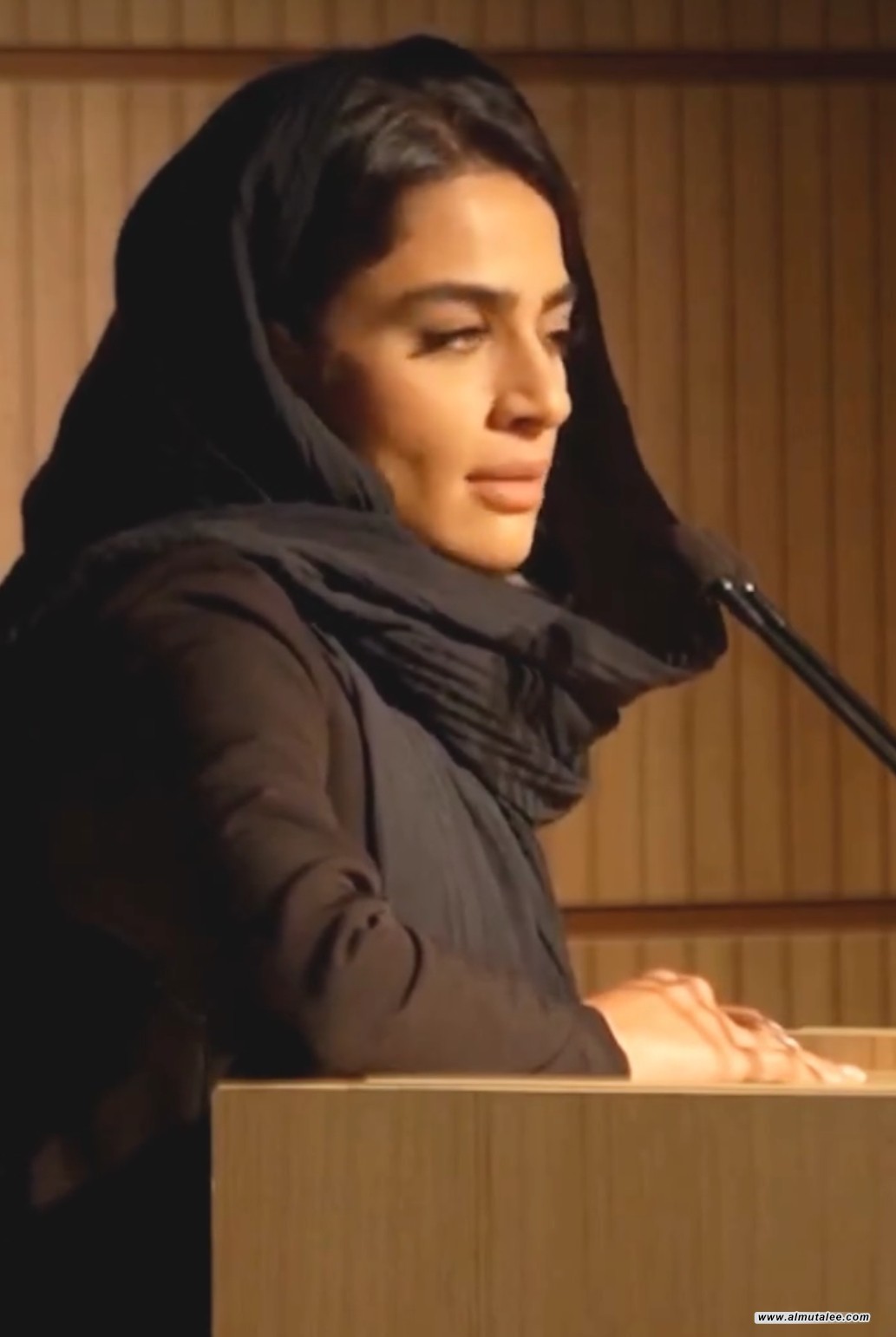 ژنە هونەرمەند ئێرانی هیوا سەیفی زاده دەستگیر کرا