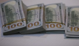 استقرار بأسعار الدولار في بغداد تزامناً مع صعود جديد في أربيل